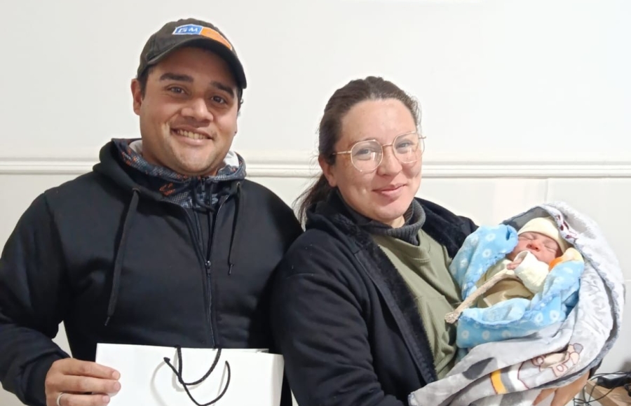 Romeo, el segundo bebé que nace en la nueva sala de partos del Hospital Municipal