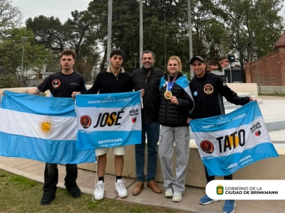 Orgullo brinkmanense: Llegaron los karatecas que participaron del Mundial en Rumania